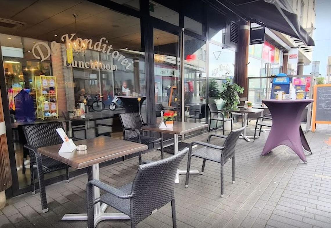 Lunchroom en broodjeszaak De Konditorei met terras in Terneuzen Zeeland. NU IN PRIJS VERLAAGD!