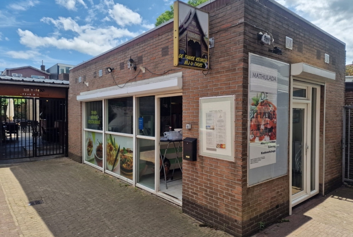 Verkoop afhaalrestaurant inclusief vastgoed midden in het centrum van Oud-Beijerland nu ter overname