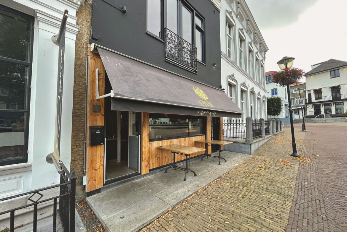 De Pasta Club, gevestigd aan de West-Voorstraat 5 te Oud-Beijerland nu ter overname