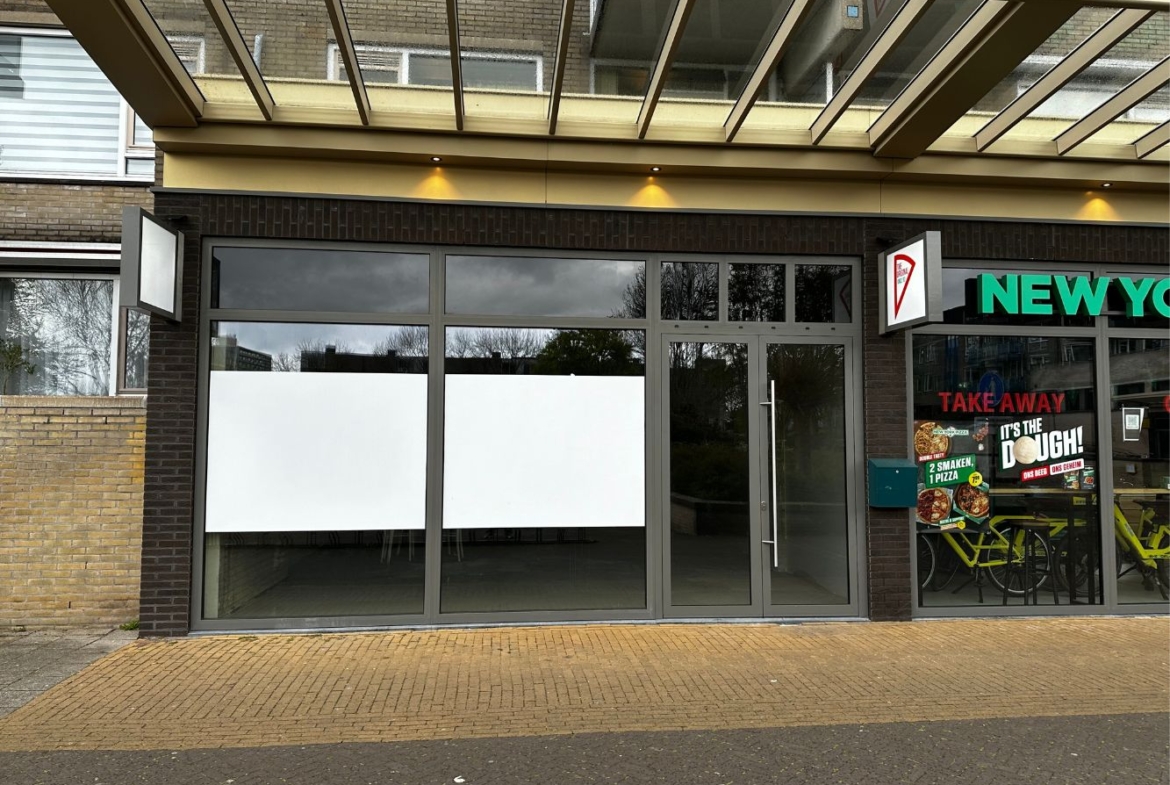 Nieuw te huur: casco ruimte voor horeca/detailhandel in winkelcentrum Herenhof in Alphen aan den Rijn