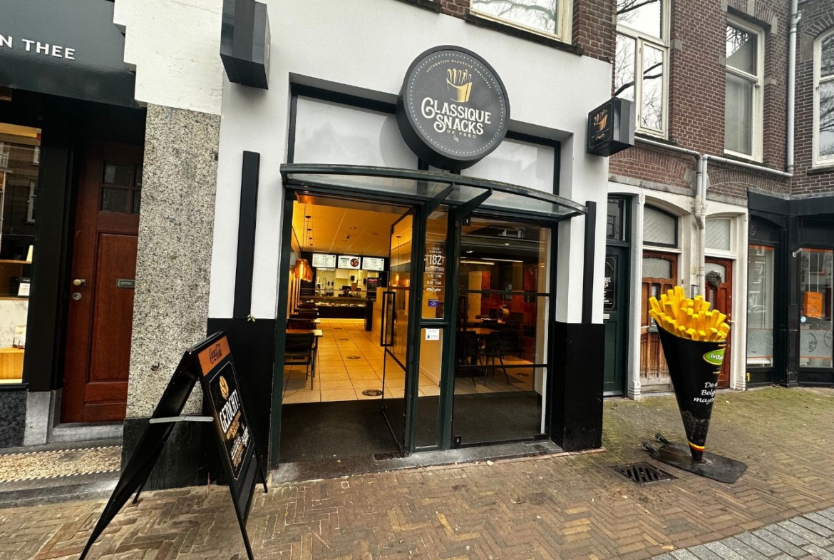 Nieuw ter overname: “Classique Snacks” een modern en zeer ruime snackbar/lunchroom op de bekende “Fred” in Den Haag