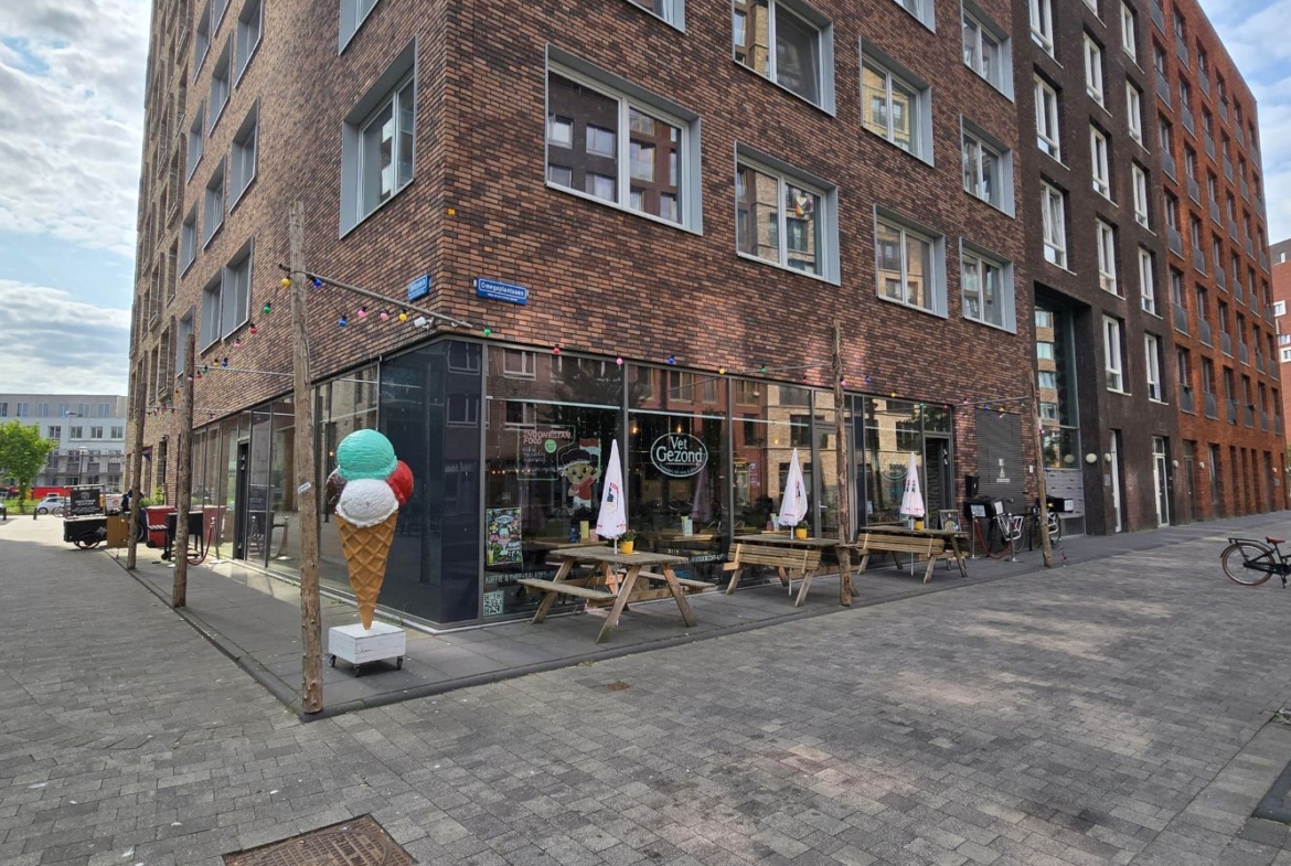 Ter overname: Ruime en duurzame horecalocatie gelegen aan het Omegaplantsoen 4 in Leiden