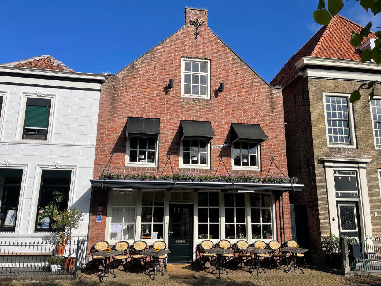 Registergoed - Horecaexploitatie - Frascati - Voorstraat 50 - Willemstad - Horecamakelaardij Knook & Verbaas