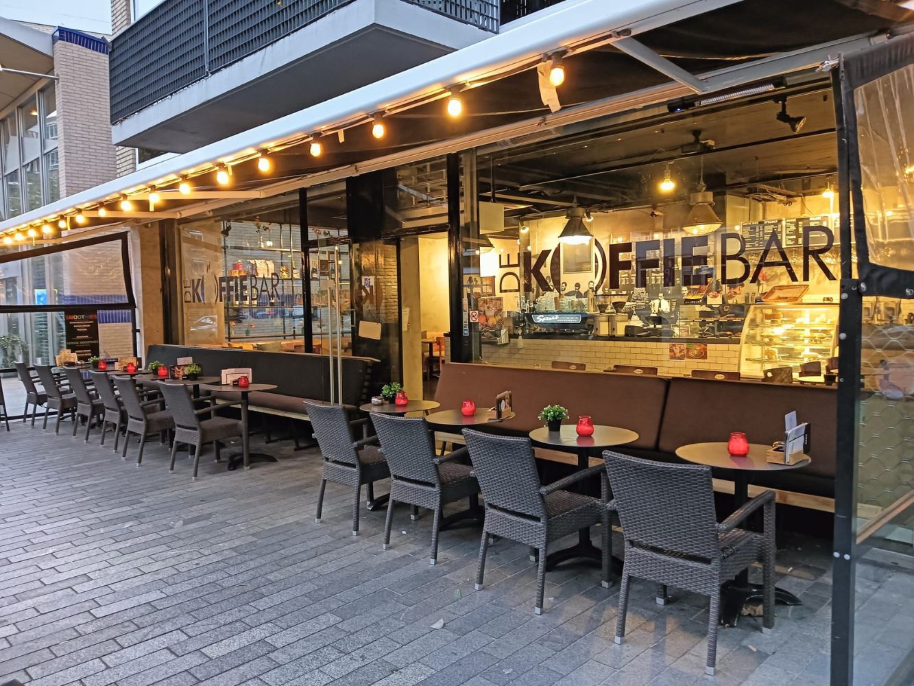 De Koffiebar - Karel Doormanstraat 352 - Rotterdam - Horecamakelaardij Knook & Verbaas
