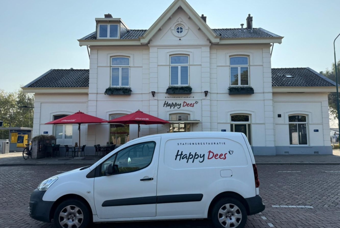 TER OVERNAME AANGEBODEN: Horecaexploitatie Stationsrestauratie “Happy Dees – Stationslaan 1a te Zevenbergen