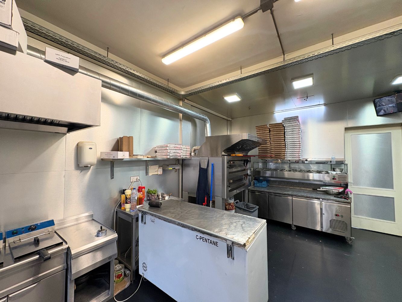 Pizza – Bergse Dorpsstraat 33a – Rotterdam – Horecamakelaardij Knook en Verbaas-1