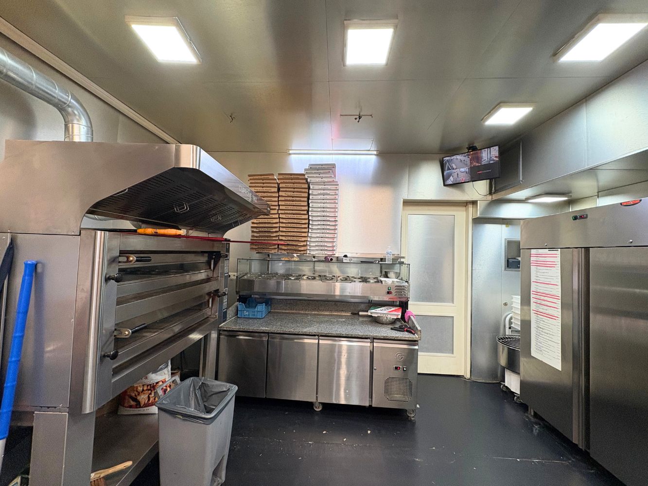 Pizza – Bergse Dorpsstraat 33a – Rotterdam – Horecamakelaardij Knook en Verbaas-8