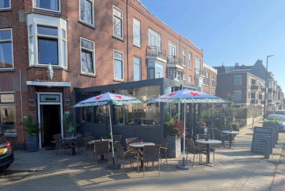 Het bekende eetcafé ’t Halve Maatje met het zonnigste terras – Kleiweg 325 te Rotterdam is nu ter overname