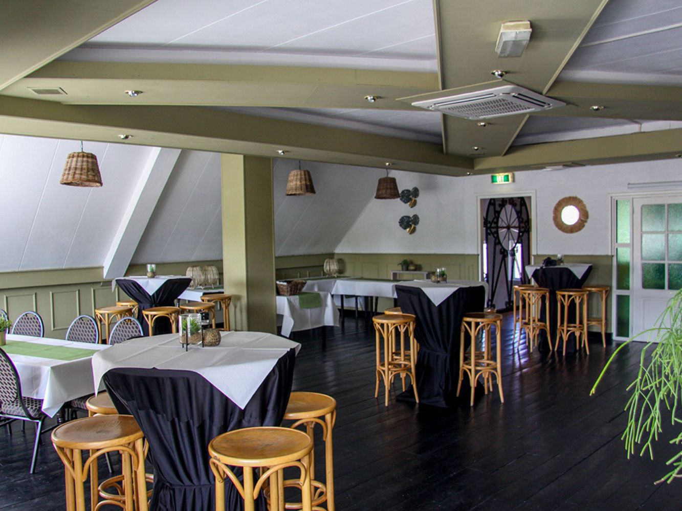 Restaurant Olijf – Voorstraat 54 – Spijkenisse – Horecamakelaardij Knook en Verbaas – 1