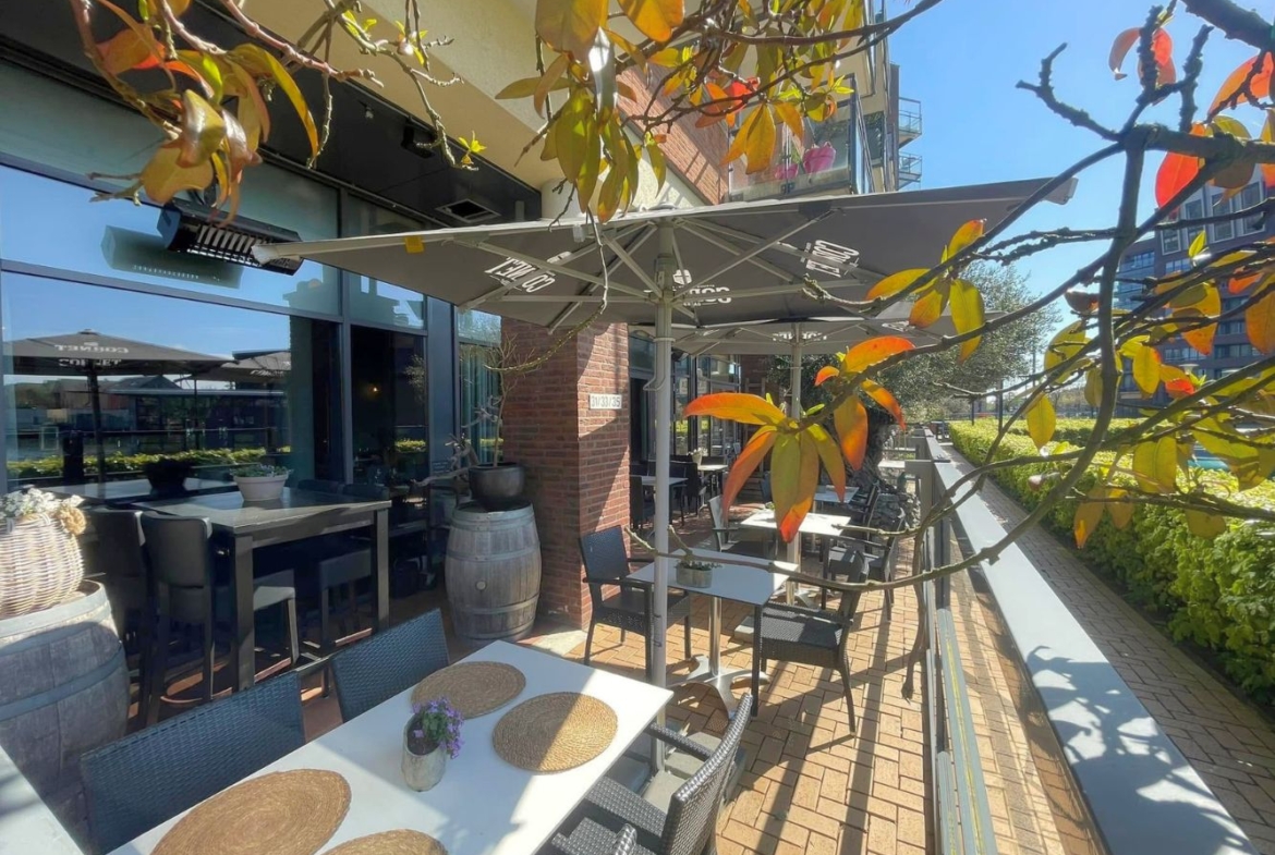 Restaurant The Roots Barendrecht, gevestigd aan het Havenhoofd 31 te Barendrecht is nu ter overname