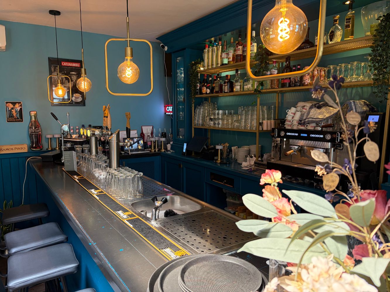 H20260079 – AANGEBODEN TER OVERNAME Restaurant Bij Blue Food & Drinks – Burgemeester Roosstraat 3 – Lekkerkerk – 6
