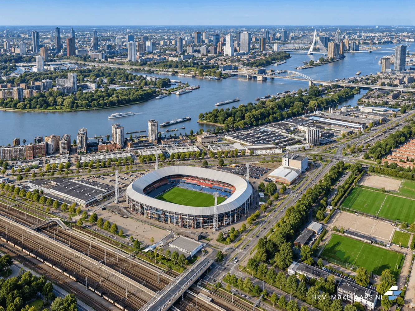 500 m² horecaruimte op drukke uitgaanslocatie naast De Kuip in Rotterdam - HKV Makelaars - 1